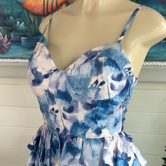 Blue and White Floral Tiered Dress size 5 - Picture 2 of 13